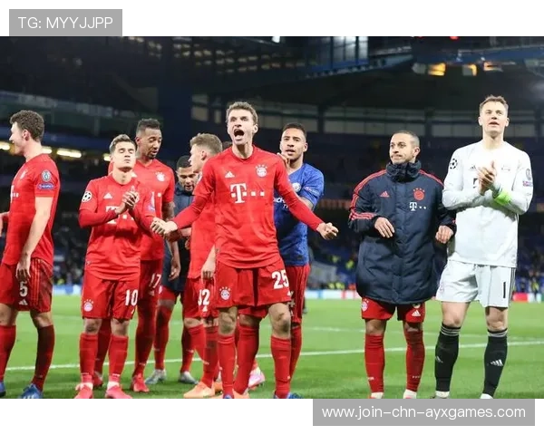 德甲拜仁边路冲击连连,安联主场火爆