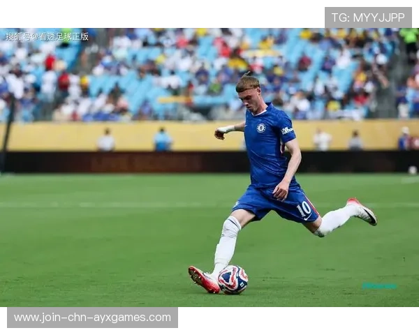 切尔西科尔威尔后防断球后长传助攻：洞察防线转换的艺术